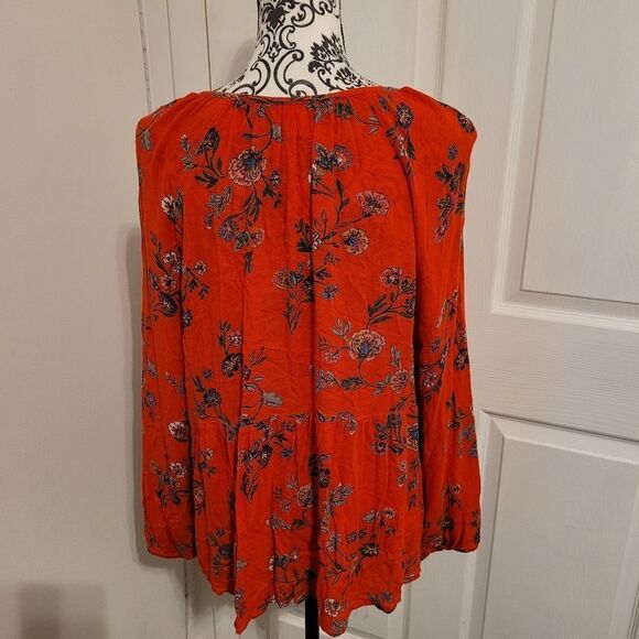 Old Navy woman's floral swing top - Picture 3 of 7